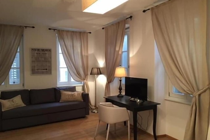 Room 32 of 57