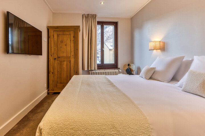 Room 8 of 55