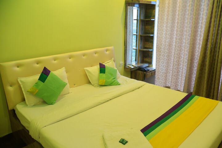 Room 4 of 24
