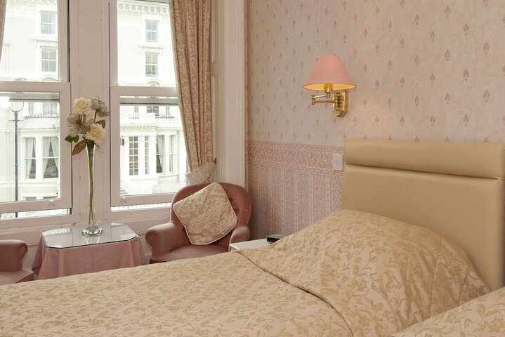 Room 8 of 44