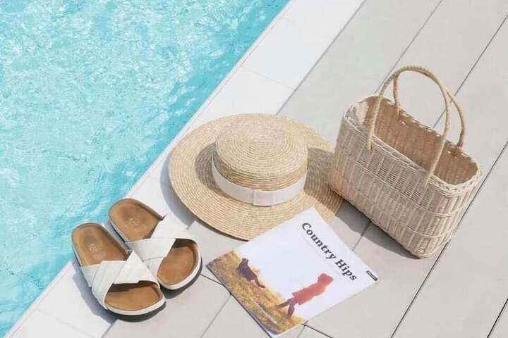 Hotel Pool
