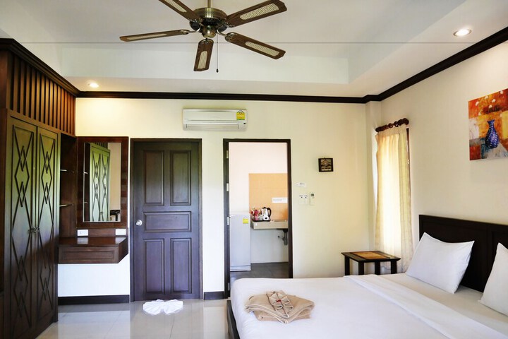 Room 9 of 40