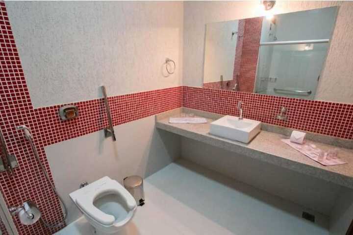 Room 7 of 23