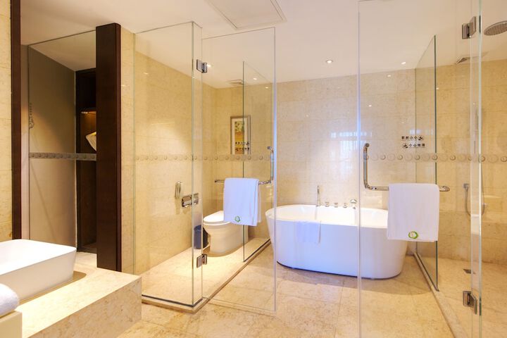 Room 14 of 60