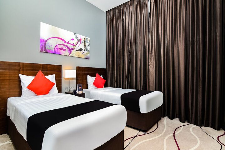 Capital O 187 Action Hotel