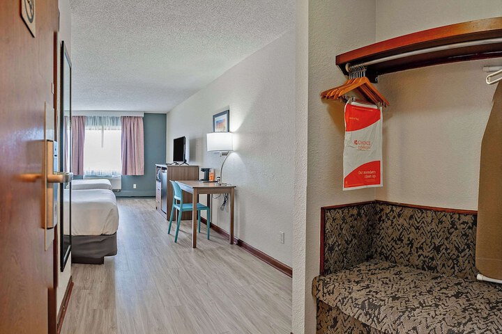 2 Double Beds (6 of 19)