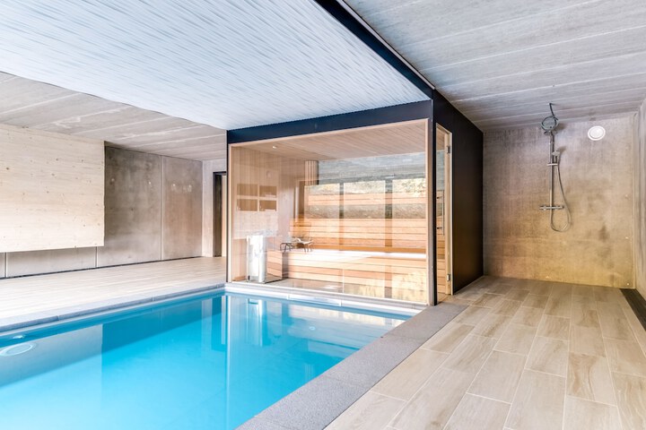 Pool 29 of 61