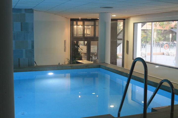 Pool 12 of 32