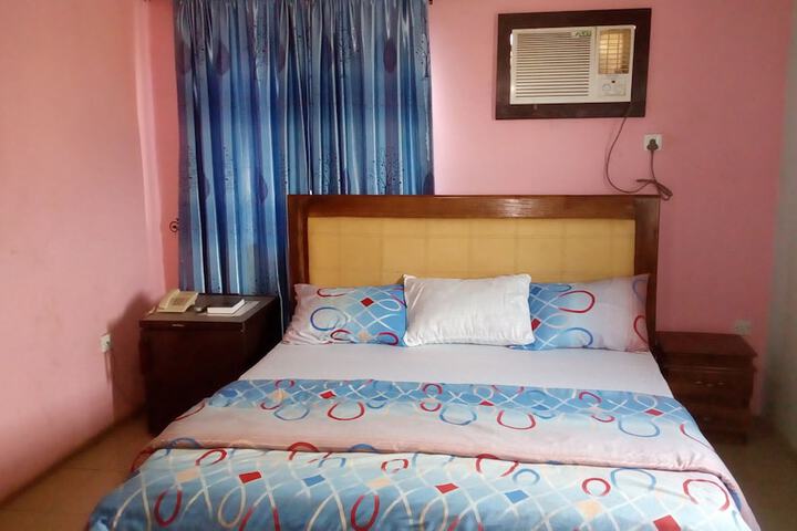 Room 9 of 9