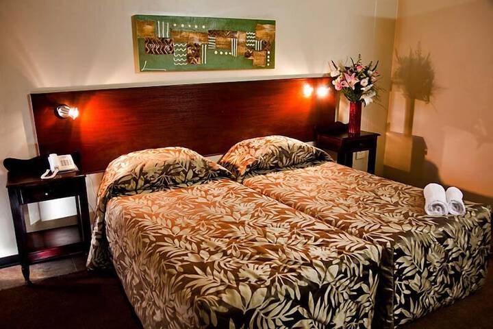 Room 5 of 18