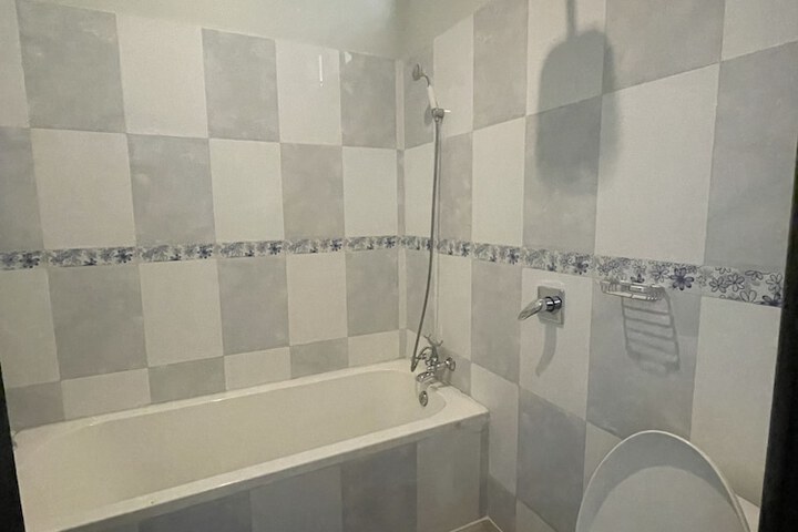 Room 48 of 62