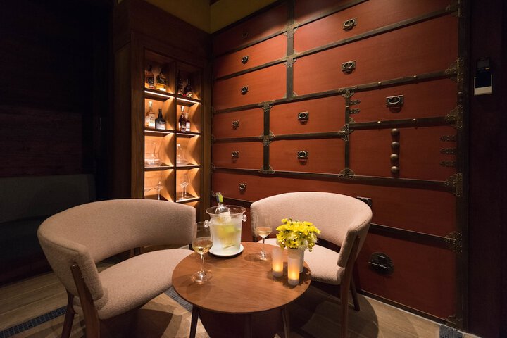 Lounge 161 of 193