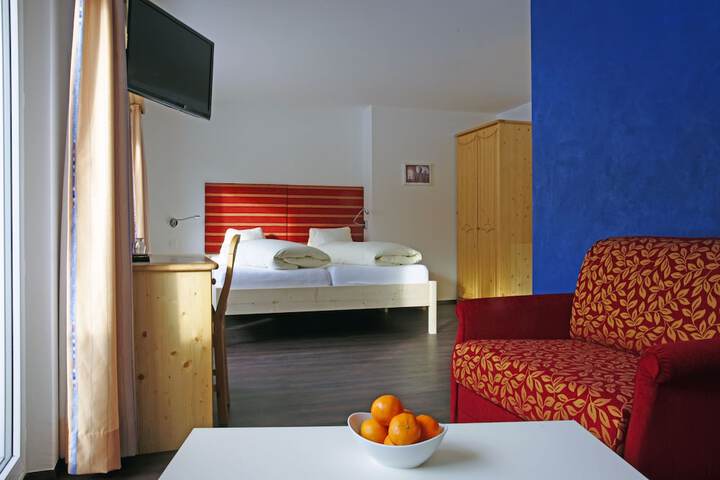 Room 10 of 73