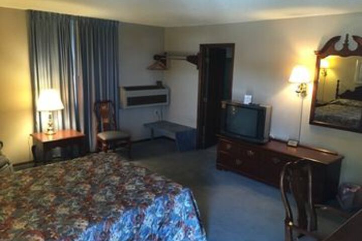 Room 5 of 10