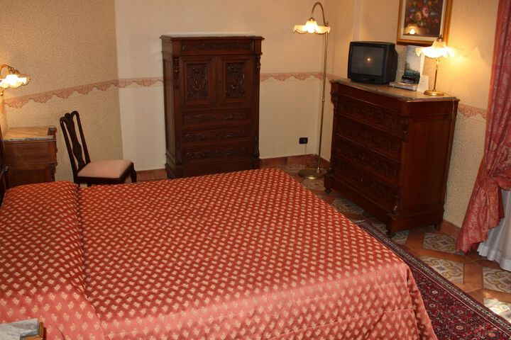 Room 20 of 38