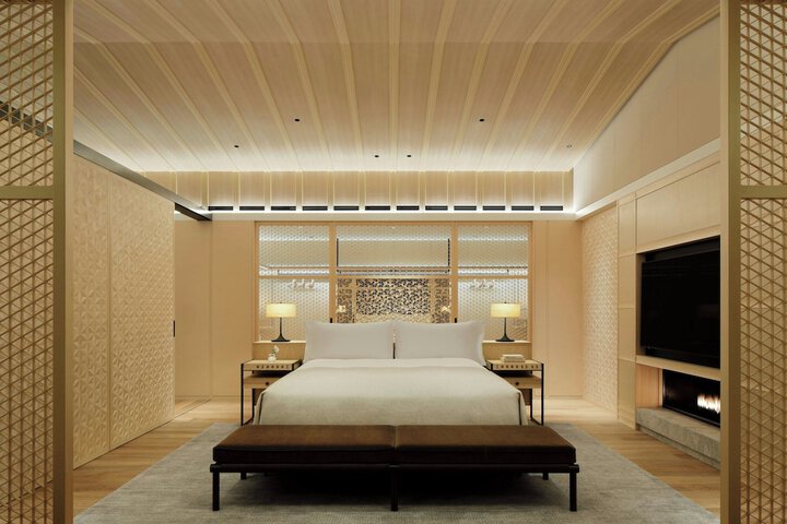 Room 10 of 130