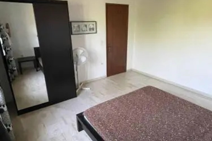 Room 2 of 6