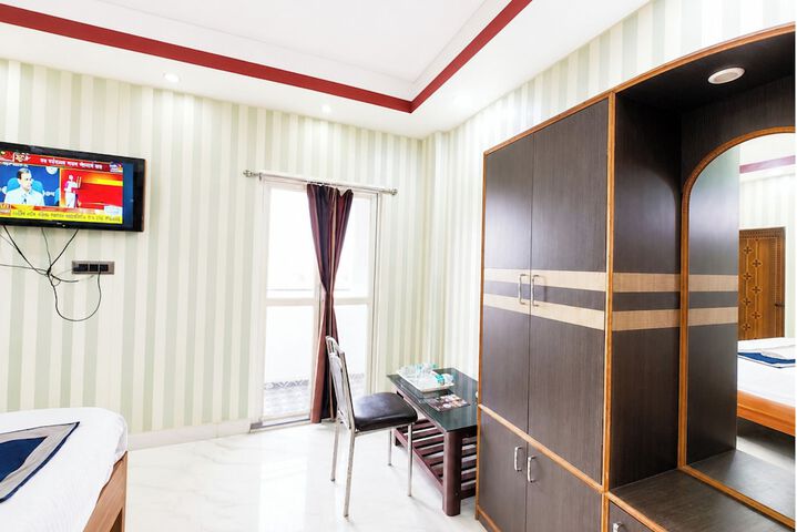 Room 6 of 20