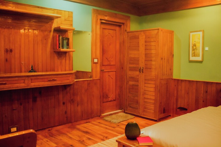 Room 3 of 35