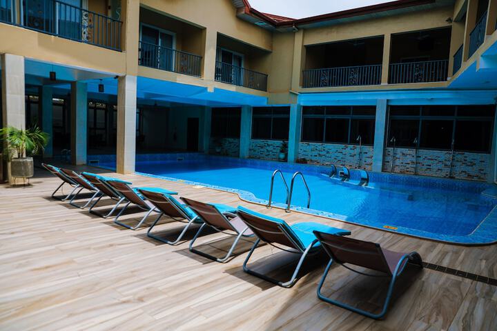Pool 50 of 76