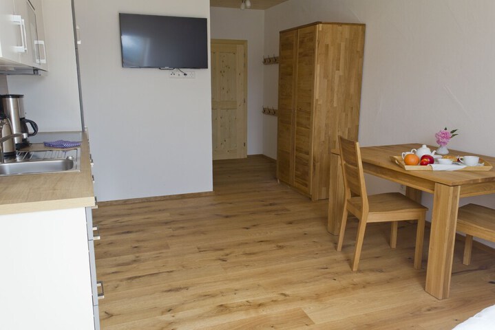 Room 2 of 48