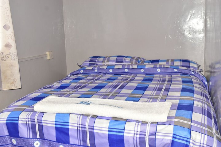 Room 4 of 32