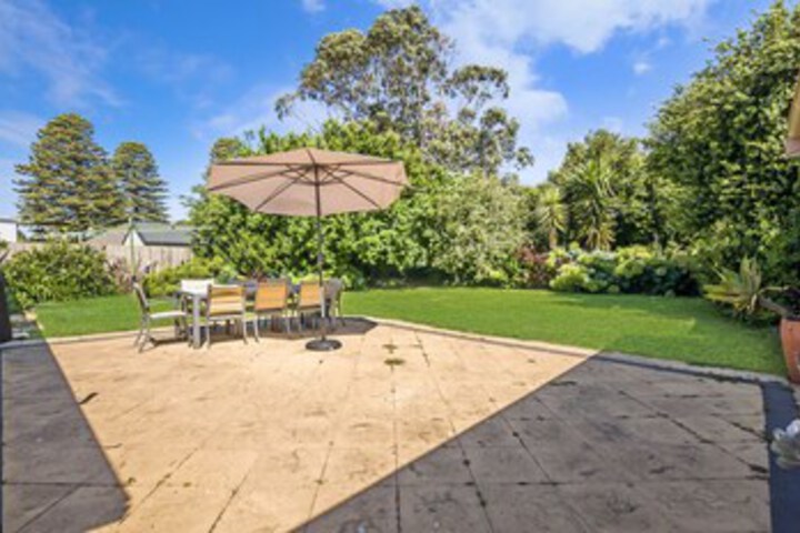 Hotel Exterior 4 of 10