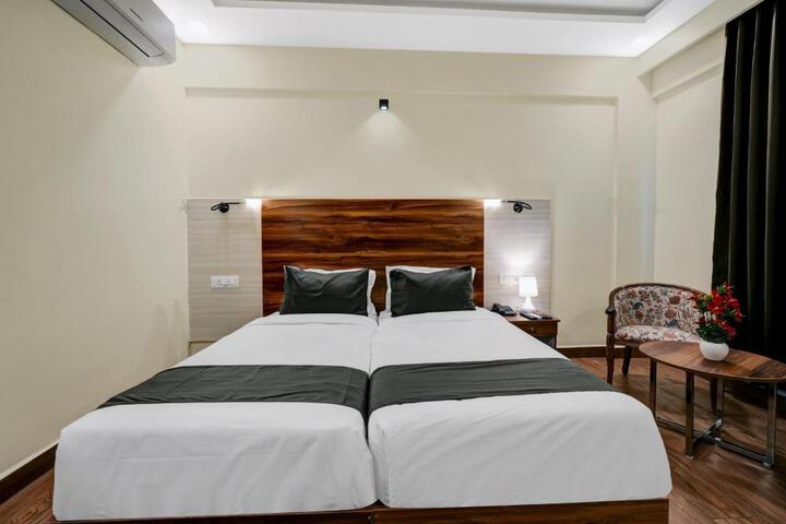 Hotel O East Land Hotel