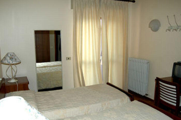 Room 8 of 23