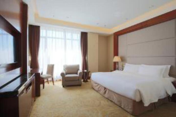 Room 10 of 11