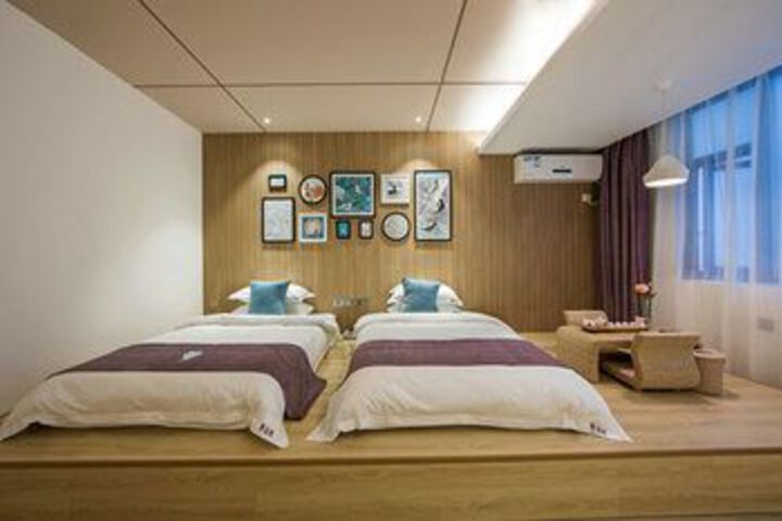 Room 96 of 156
