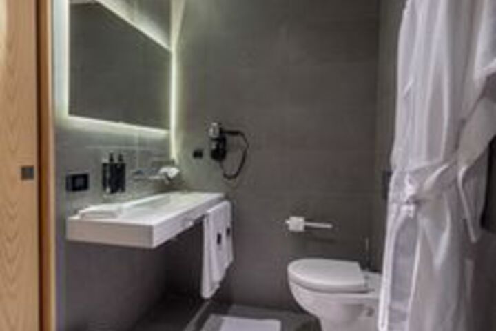 Room 5 of 22