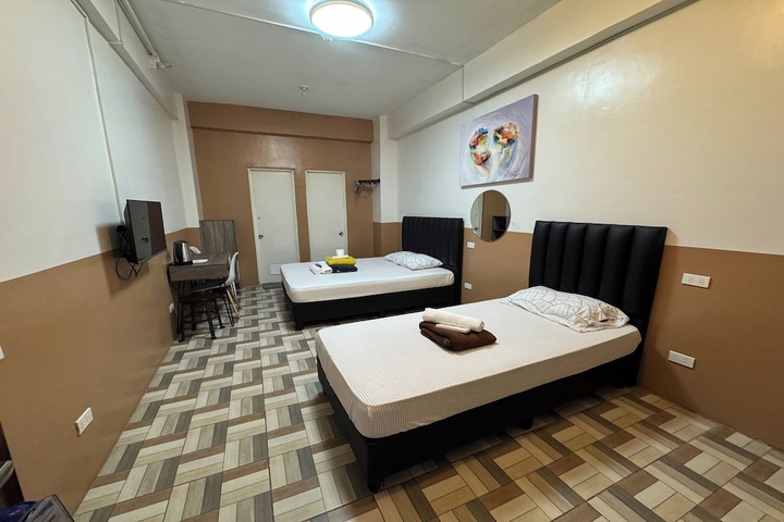 Room 14 of 32