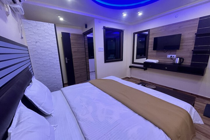 Room 6 of 21