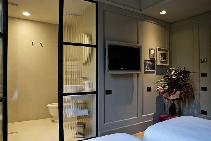 Room 6 of 36