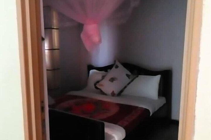 Room 28 of 53