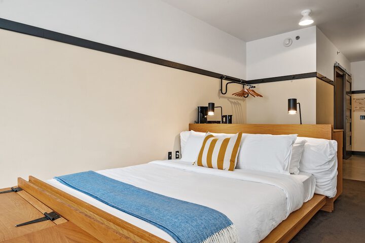 Room 21 of 71
