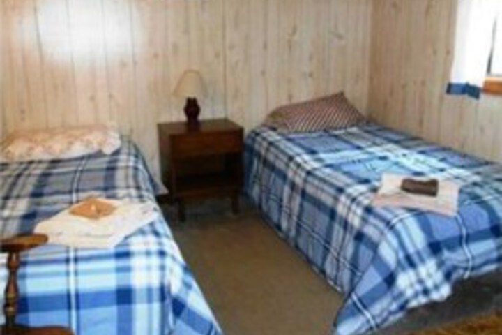 Room 6 of 9
