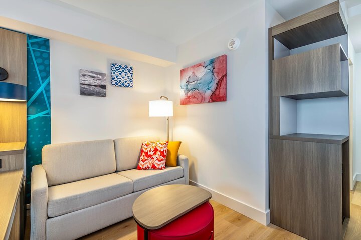 Room 30 of 51