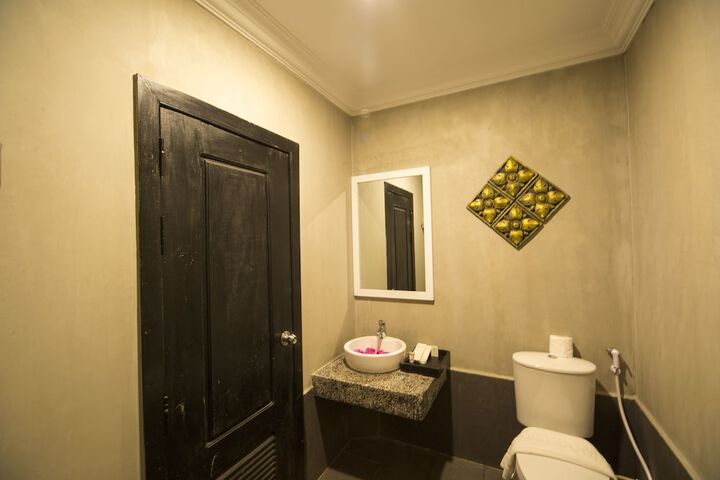 Room 36 of 47