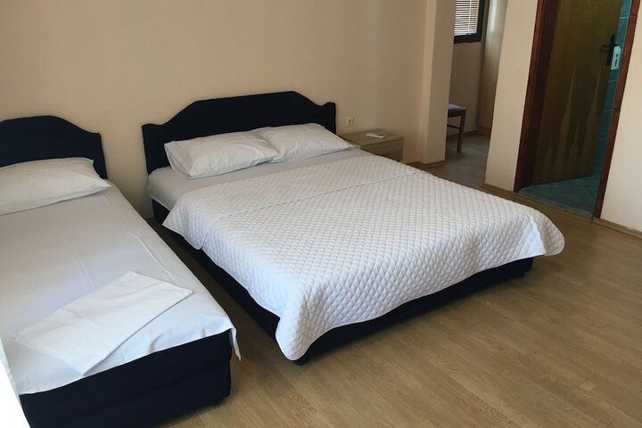 Room 8 of 52
