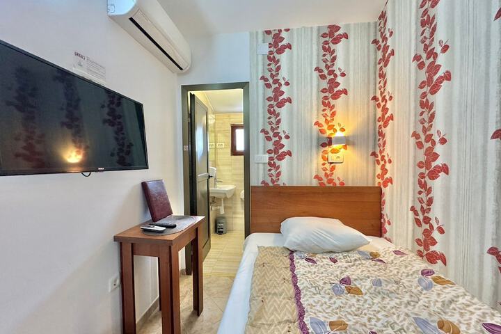 Room 50 of 85