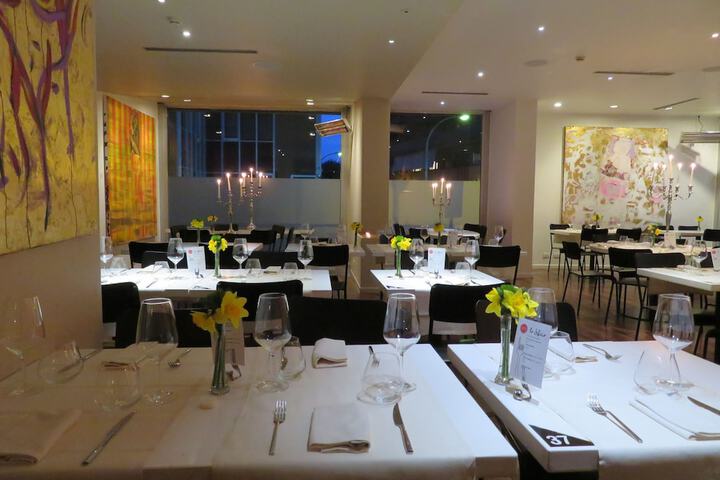 Dining 52 of 99
