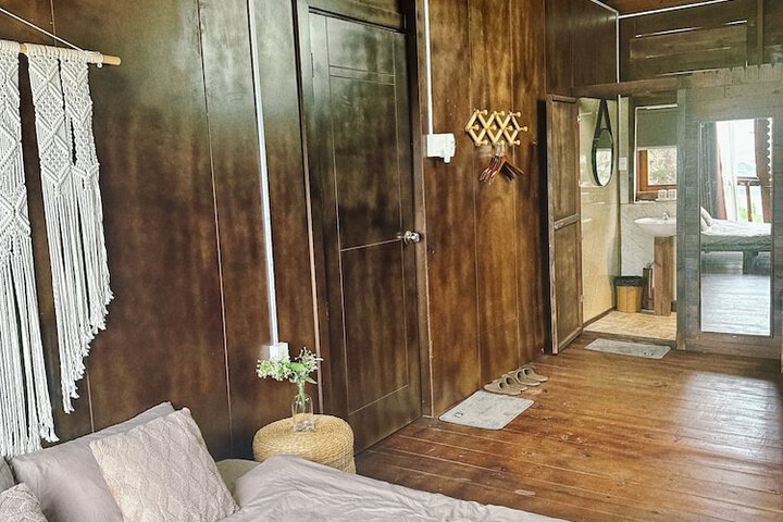 Room 16 of 31