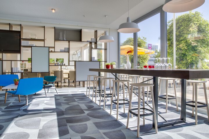 Guest Lobby
