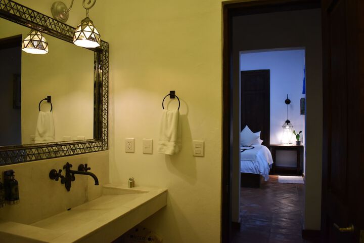 Room 32 of 43