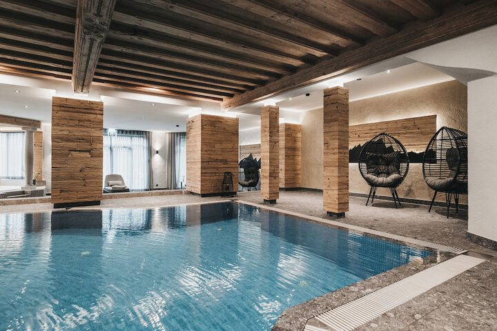 Pool 42 of 95