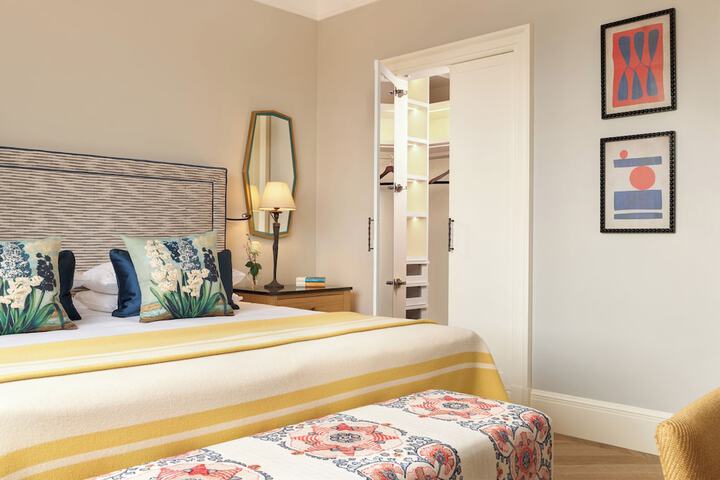 Room 217 of 533