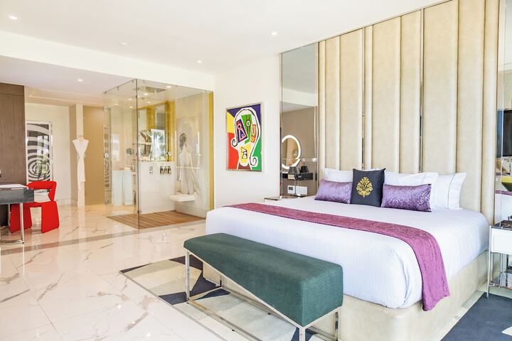 Room 10 of 67