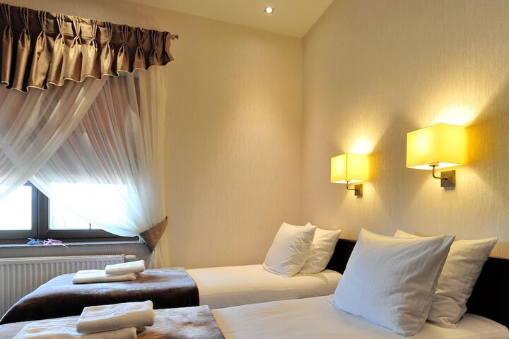 Room 6 of 50